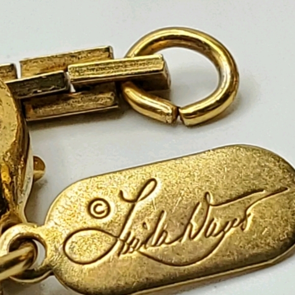 RARE Signed LINDA DAVIS 1970s Modernist Gold Tone Pendant Necklace | Black Onyx - Picture 2 of 4